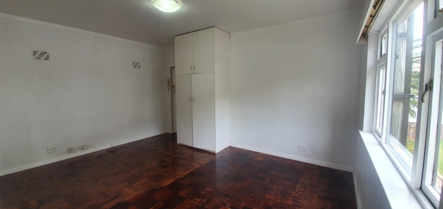 To Let 1 Bedroom Property for Rent in Sea Point Western Cape